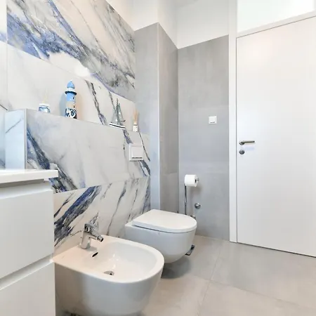 Crowonder Berin Deluxe Penthouse With Rooftop Terrace And Jacuzzi Appartamento Zara