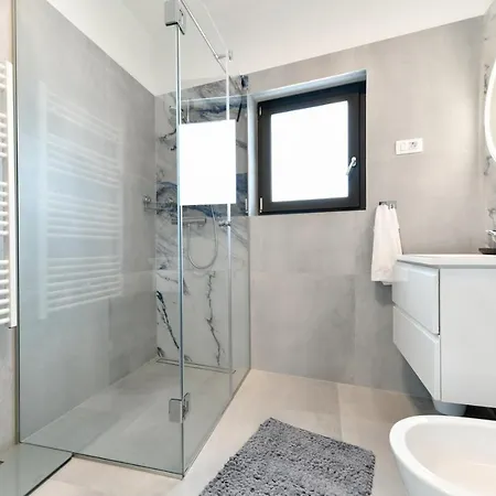 Appartamento Crowonder Berin Deluxe Penthouse With Rooftop Terrace And Jacuzzi