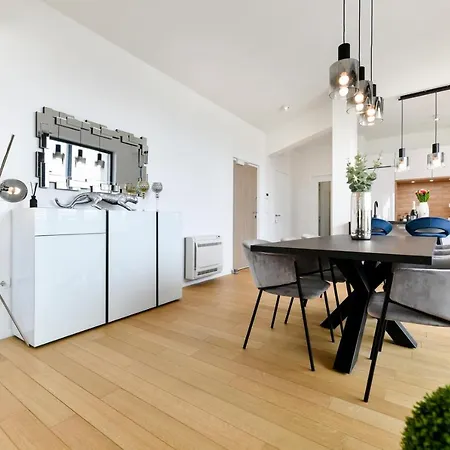Appartamento Crowonder Berin Deluxe Penthouse With Rooftop Terrace And Jacuzzi Zara