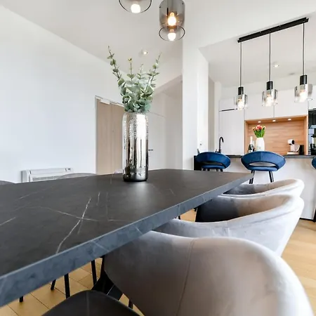 Crowonder Berin Deluxe Penthouse With Rooftop Terrace And Jacuzzi Appartamento