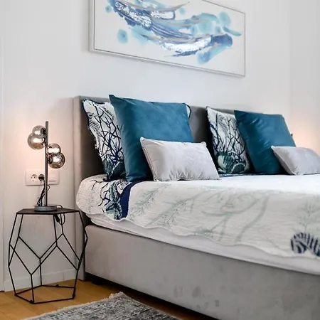 Appartamento Crowonder Berin Deluxe Penthouse With Rooftop Terrace And Jacuzzi *