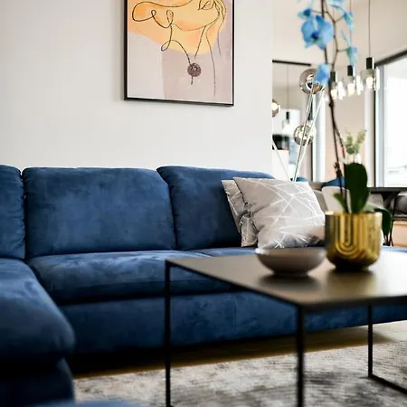 Crowonder Berin Deluxe Penthouse With Rooftop Terrace And Jacuzzi * Zara