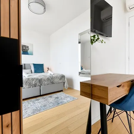 Crowonder Berin Deluxe Penthouse With Rooftop Terrace And Jacuzzi Appartamento *