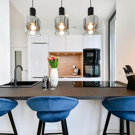 Crowonder Berin Deluxe Penthouse With Rooftop Terrace And Jacuzzi * Zara