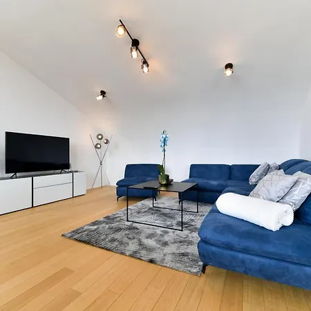 Crowonder Berin Deluxe Penthouse With Rooftop Terrace And Jacuzzi * Zara