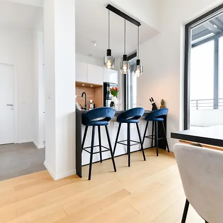 Crowonder Berin Deluxe Penthouse With Rooftop Terrace And Jacuzzi Appartamento