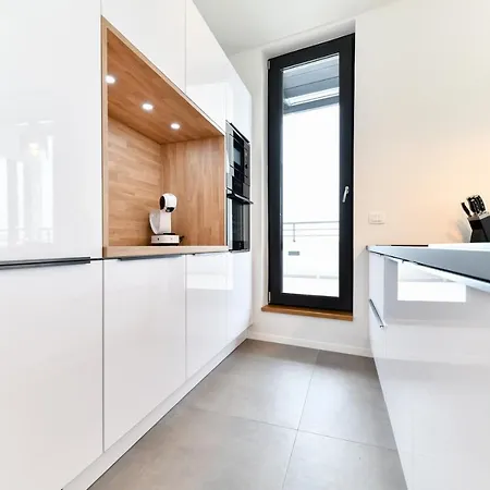 Crowonder Berin Deluxe Penthouse With Rooftop Terrace And Jacuzzi Appartamento Zara