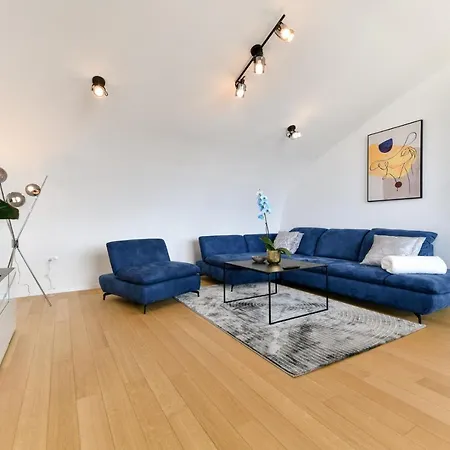 Appartamento Crowonder Berin Deluxe Penthouse With Rooftop Terrace And Jacuzzi Zara