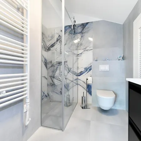 Crowonder Berin Deluxe Penthouse With Rooftop Terrace And Jacuzzi * Zara