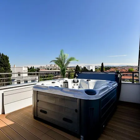 Appartamento Crowonder Berin Deluxe Penthouse With Rooftop Terrace And Jacuzzi