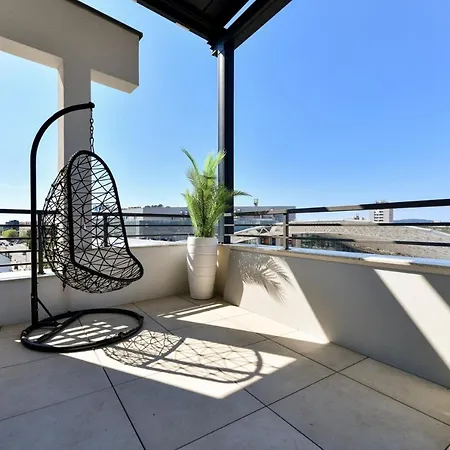 Appartamento Crowonder Berin Deluxe Penthouse With Rooftop Terrace And Jacuzzi *