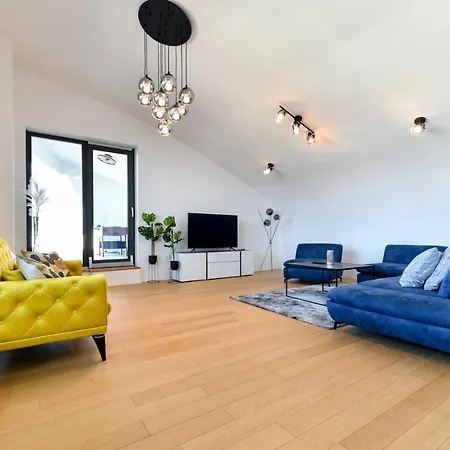 Crowonder Berin Deluxe Penthouse With Rooftop Terrace And Jacuzzi Appartamento *
